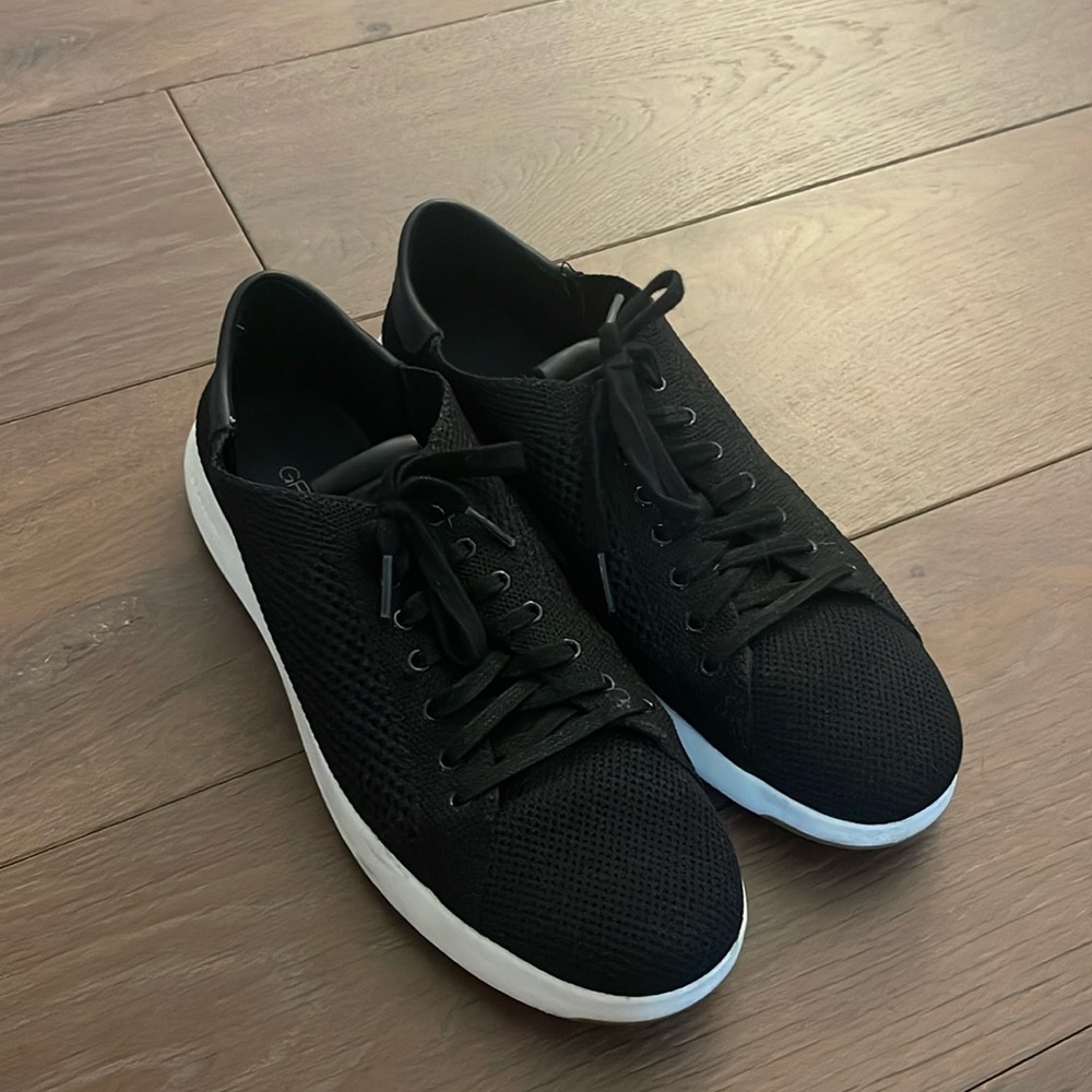 Cole Haan GrandPro sneakers in black. Size 9